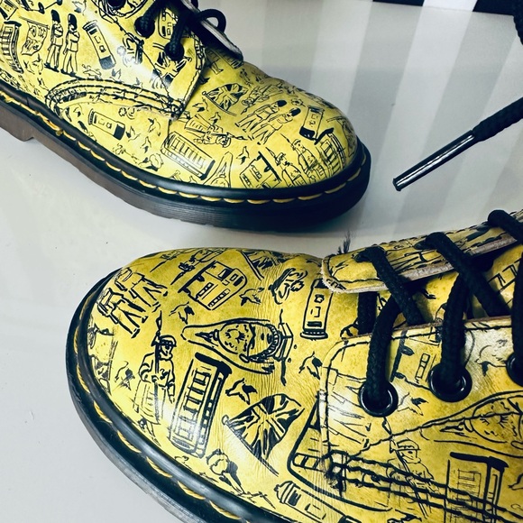 Dr Martens Getta Grip Yellow London Print 10 eyelet Steel Toe Boots - England - Picture 3 of 11